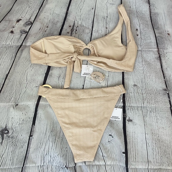 Monday Swimwear Antigua Bikini size Large - Picture 3 of 7